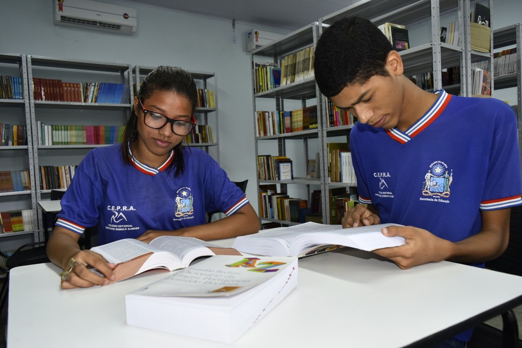 Inauguração da Biblioteca do Colegio Romulo Almeida 038